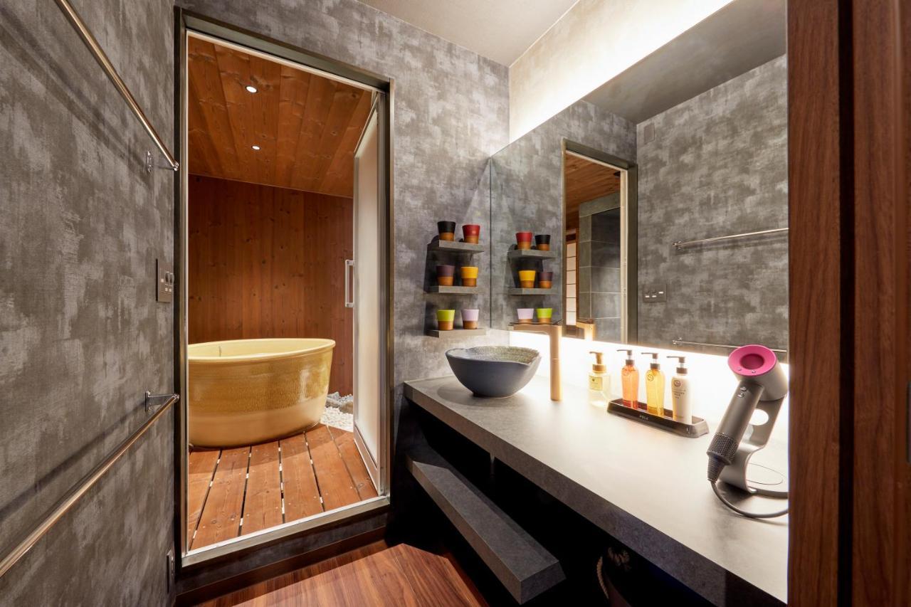 Villa 古今 天下茶屋 With A Private Parking Lot And A Half Open-Air Bath And Direct To Kix Osaka Esterno foto